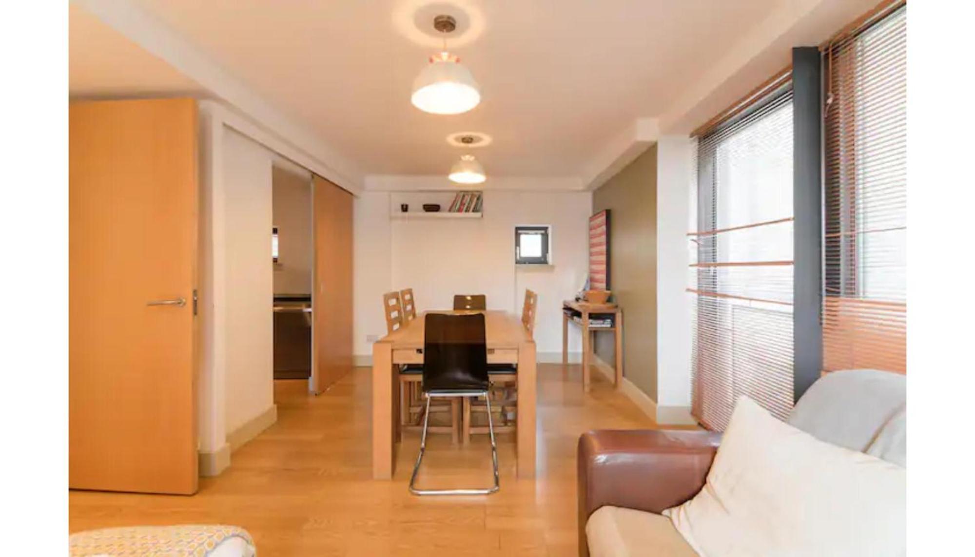 Ferienwohnung Modern Flat In The Middle Of Old Town EDI Exterior foto