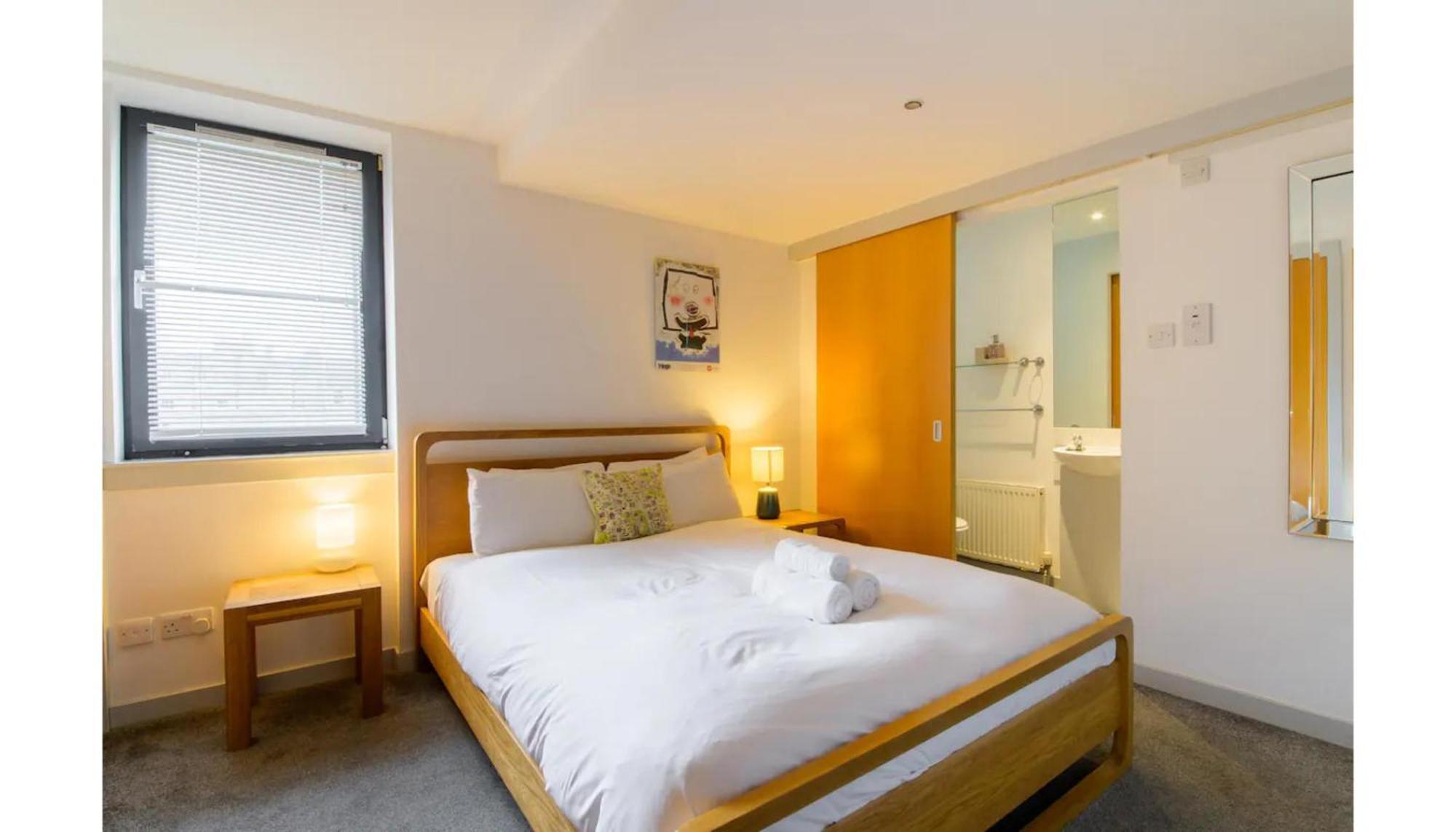 Ferienwohnung Modern Flat In The Middle Of Old Town EDI Exterior foto