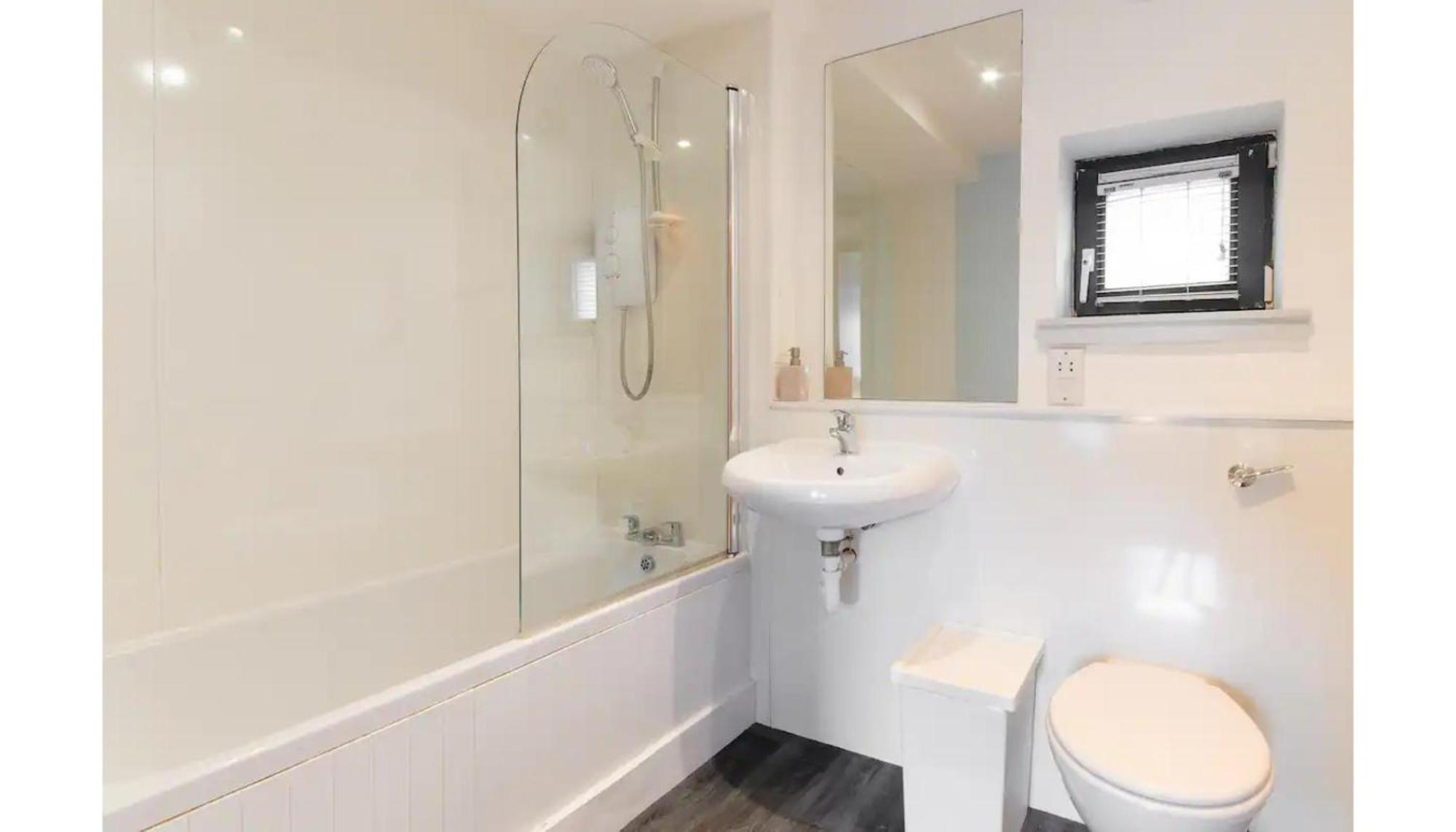 Ferienwohnung Modern Flat In The Middle Of Old Town EDI Exterior foto