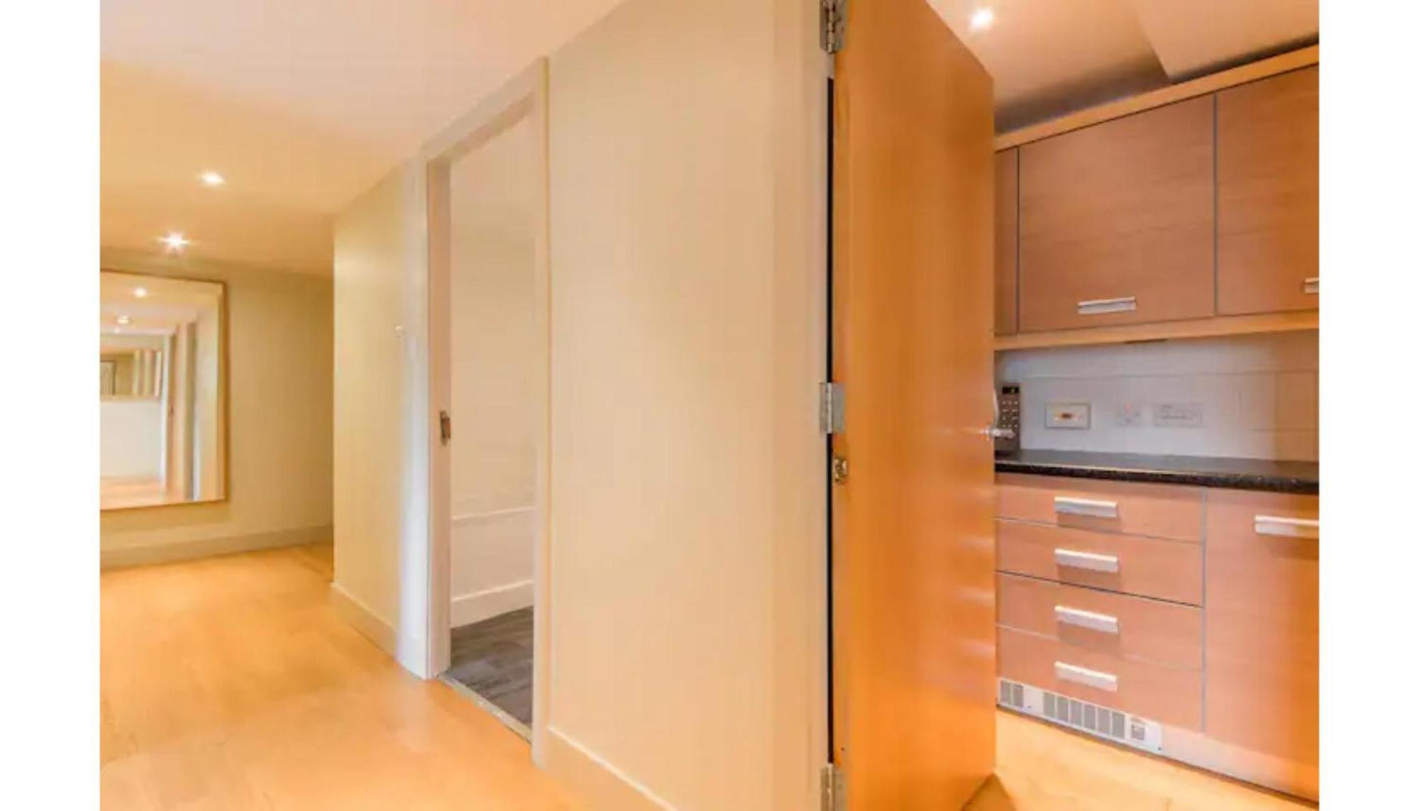Ferienwohnung Modern Flat In The Middle Of Old Town EDI Exterior foto