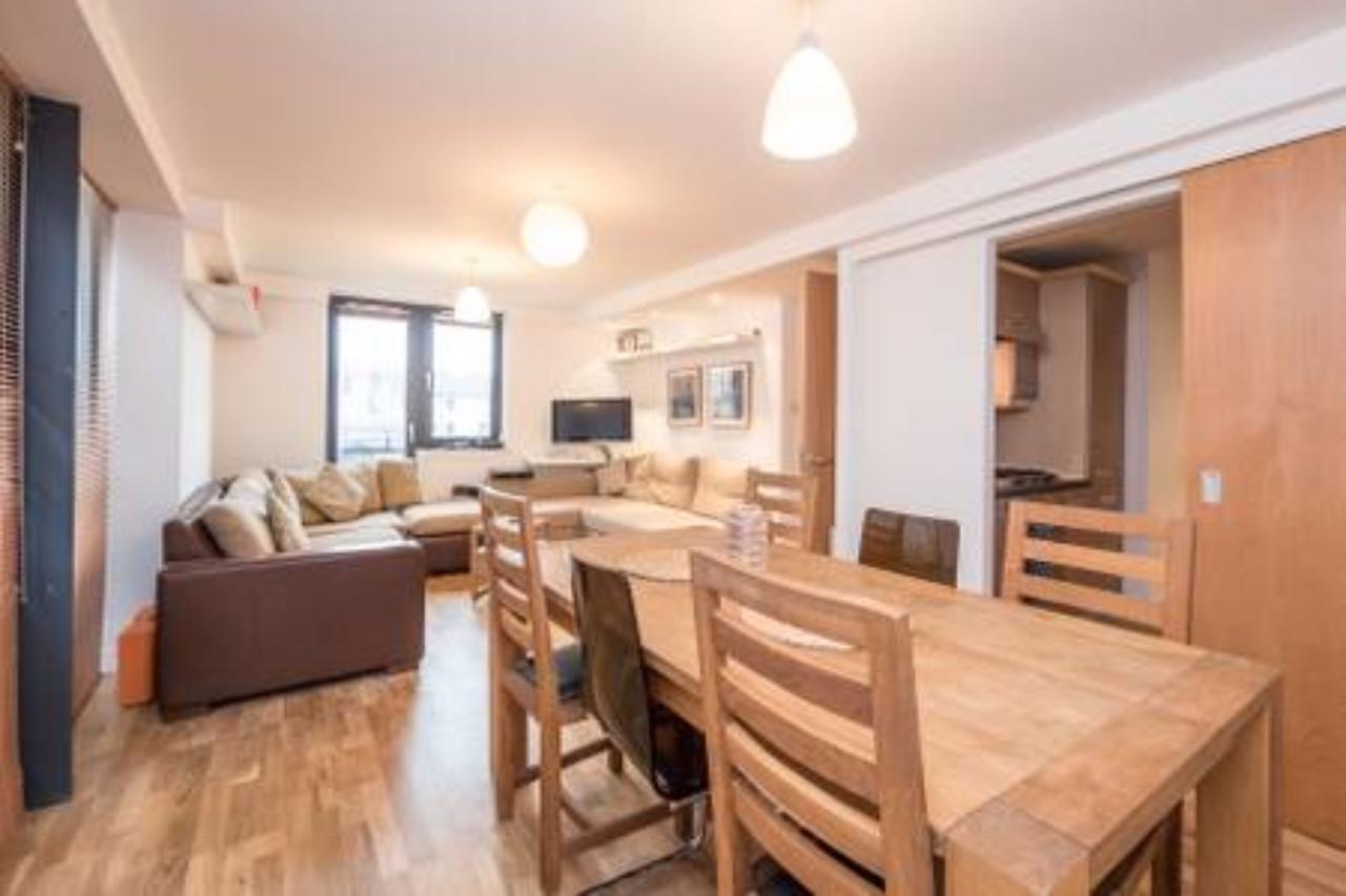 Ferienwohnung Modern Flat In The Middle Of Old Town EDI Exterior foto