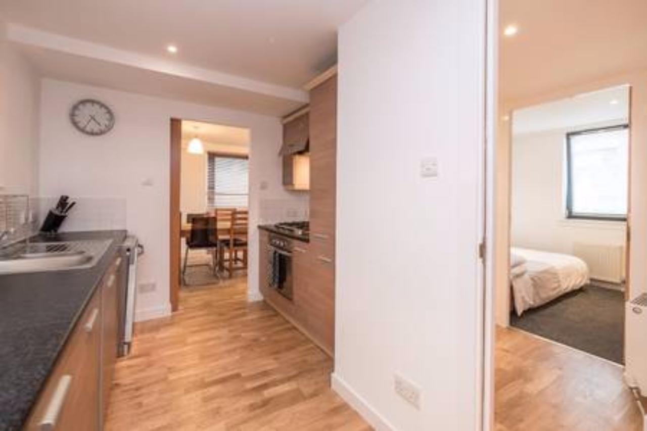 Ferienwohnung Modern Flat In The Middle Of Old Town EDI Exterior foto